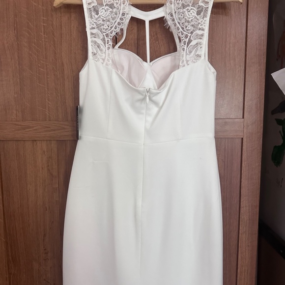 White guess size 6 dress - Picture 2 of 2